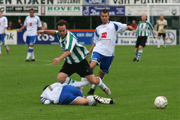 HSV Hoek - Sc. Genemuiden (Foto Helmich Lubberts).